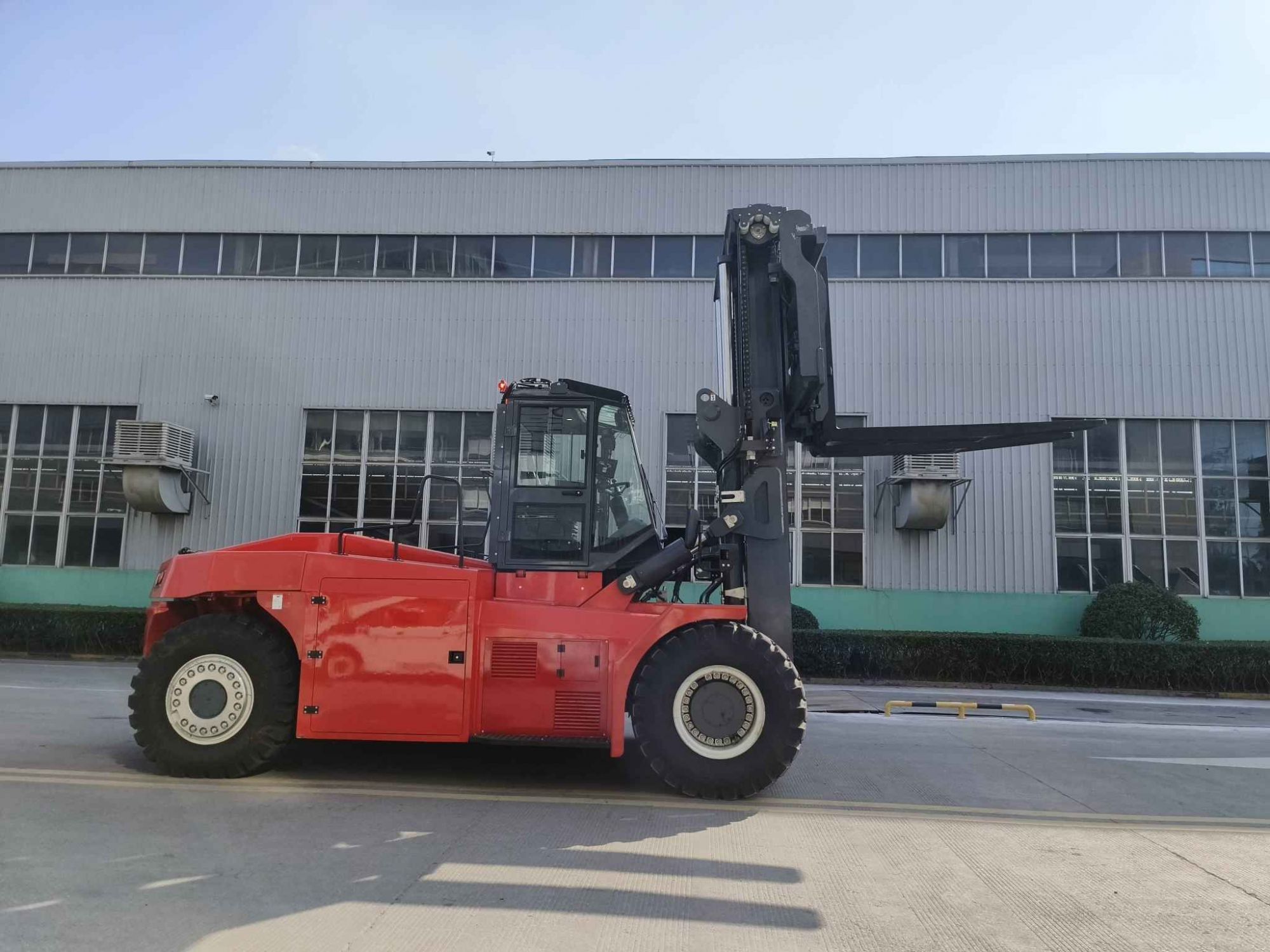 25-ton-lithium-battery-electric forklift