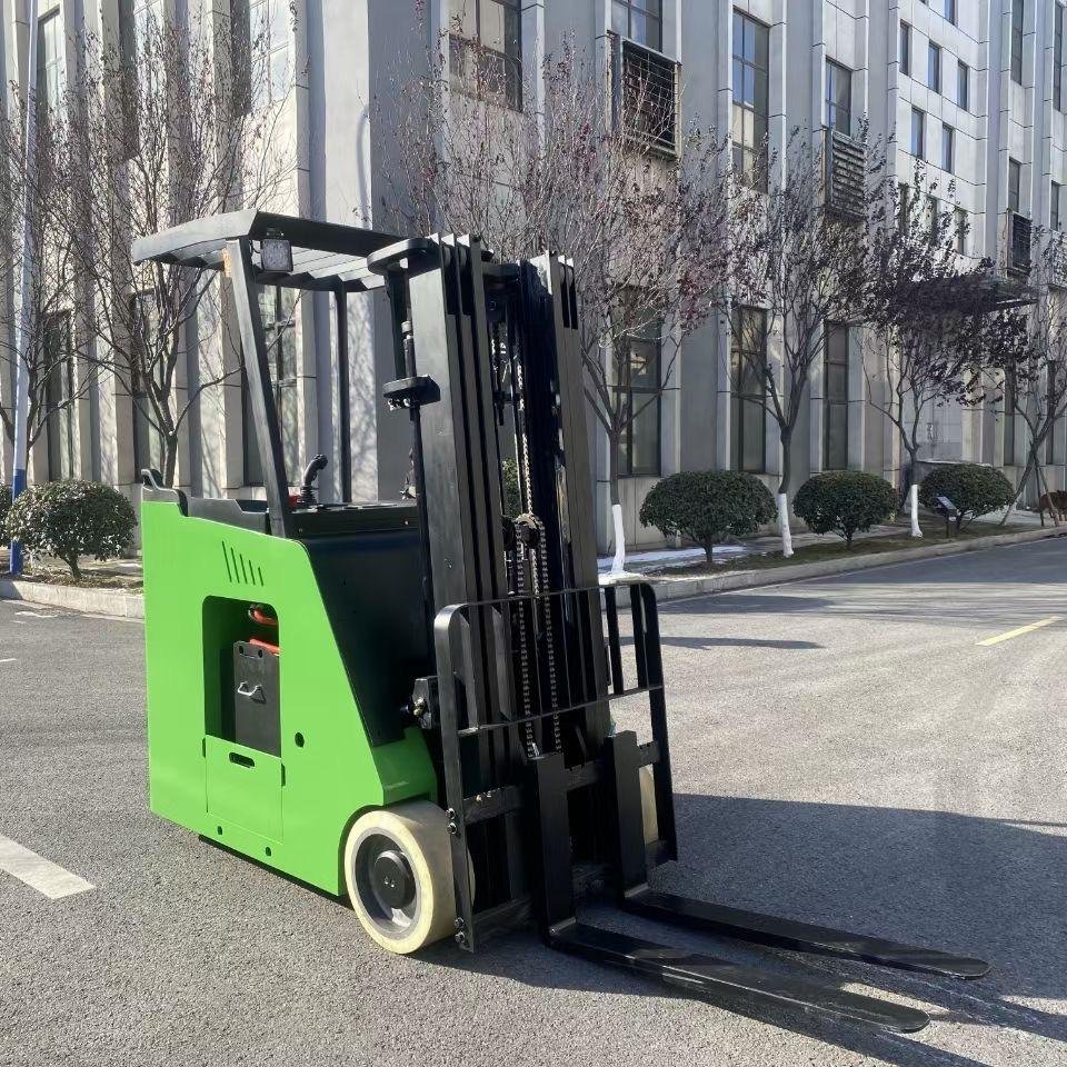 electric-counterbalance-forklift-stand-up