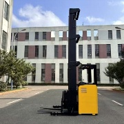deep-reach-truck-scissor-reach-forklift