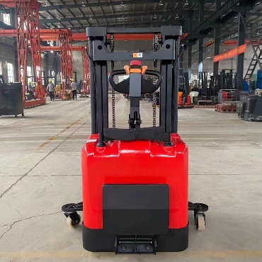 powered lift truck