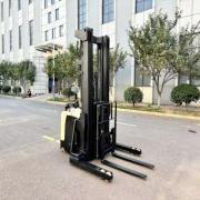 single deep reach truck