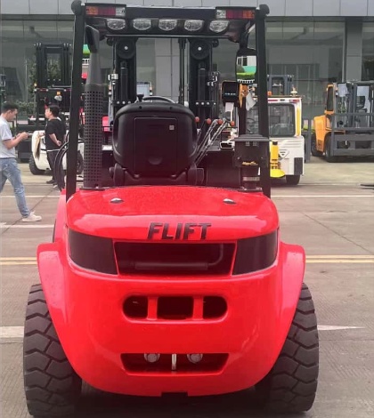 7000lb 2WD rough terrain forklifts